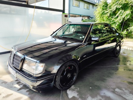 Mercedes-Benz 124 2.3