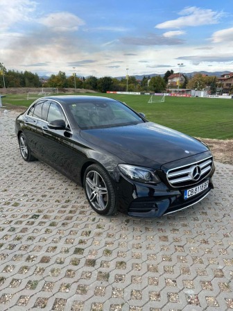 Mercedes-Benz E 220 AMG-DIGITAL