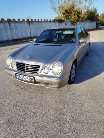 Mercedes-Benz E 320 3.2