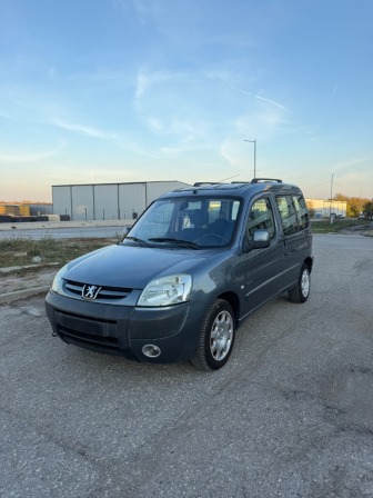 Peugeot Partner 1.6i/ Панорама/