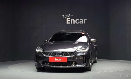 Kia Stinger * 3.3 Turbo *