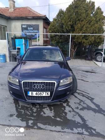 Audi A8 3.7