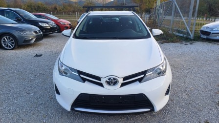 Toyota Auris 1.6i Швейцария