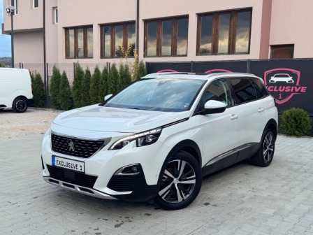 Peugeot 5008 1.2i 7-МЕСТА
