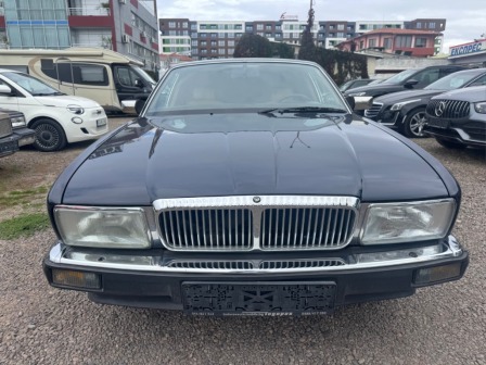 Jaguar XJ40
