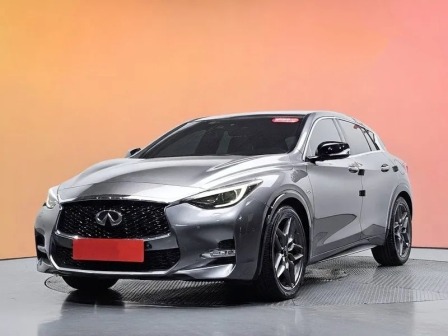 Infiniti Q30