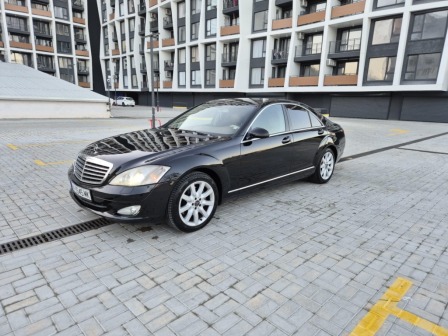 Mercedes-Benz S