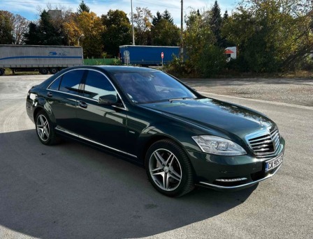 Mercedes-Benz S