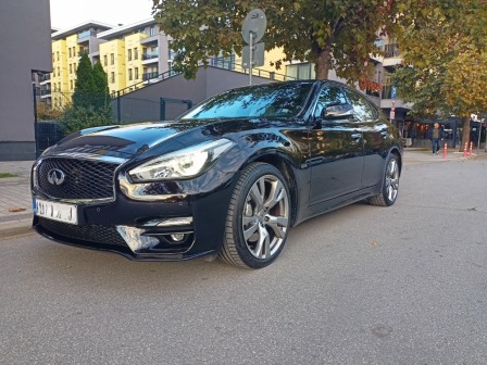 Infiniti Q70