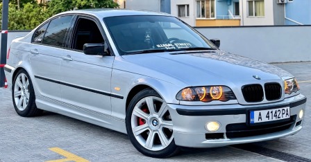 BMW 330