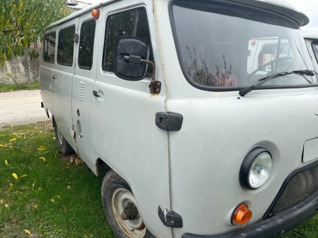 UAZ 452